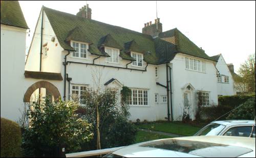 01-2 Chatham Close